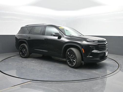 Mosaic Black Metallic 2026 Chevrolet Traverse LT