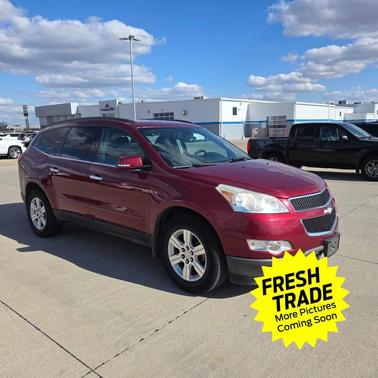 Red Jewel Tintcoat 2011 Chevrolet Traverse 2LT