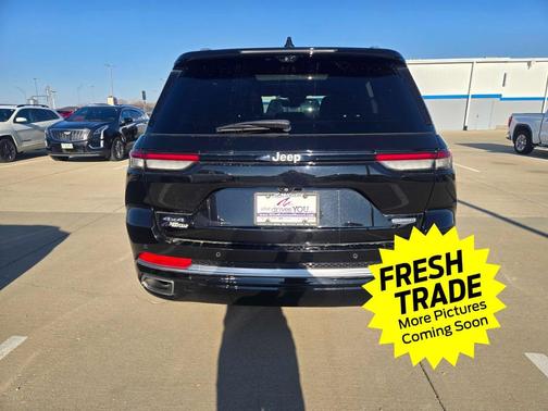 2022 Jeep Grand Cherokee Summit