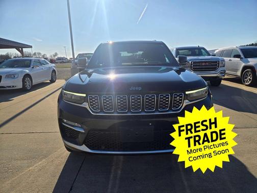 2022 Jeep Grand Cherokee Summit