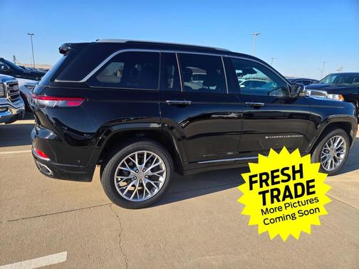 2022 Jeep Grand Cherokee Summit