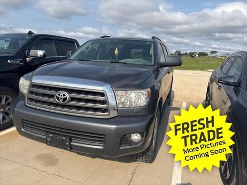 2014 Toyota Sequoia SR5