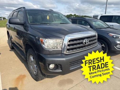 2014 Toyota Sequoia SR5