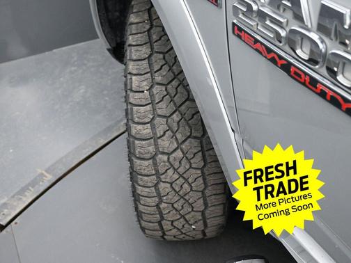 2017 RAM 2500 Laramie Crew Cab 4x4 6'4' Box