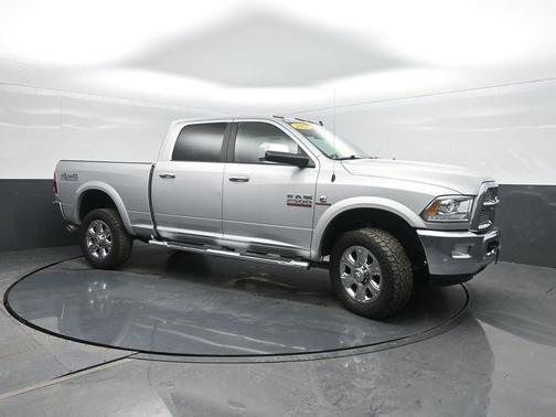 2017 RAM 2500 Laramie Crew Cab 4x4 6'4' Box