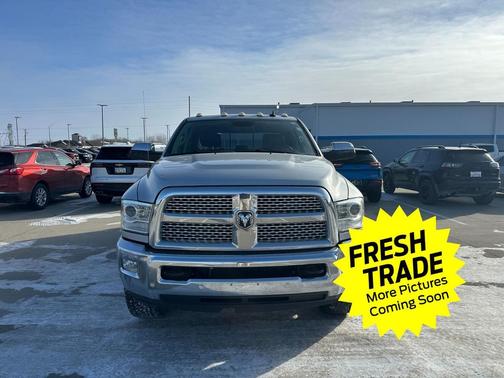 2017 RAM 2500 Laramie Crew Cab 4x4 6'4' Box