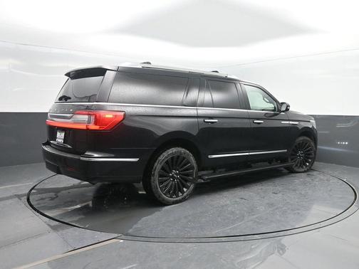 Infinite Black Metallic 2019 Lincoln Navigator L Reserve