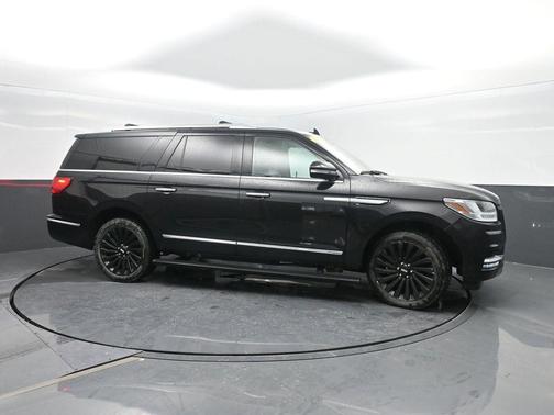 Infinite Black Metallic 2019 Lincoln Navigator L Reserve