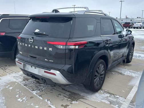 2025 Nissan Pathfinder SL 4WD