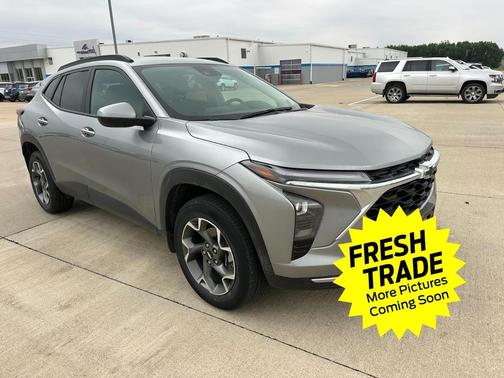 Sterling Gray Metallic 2024 Chevrolet Trax LT