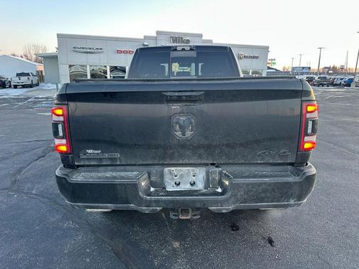 2022 RAM 2500 Laramie Crew Cab 4x4 6'4' Box