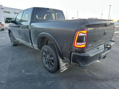 2022 RAM 2500 Laramie Crew Cab 4x4 6'4' Box