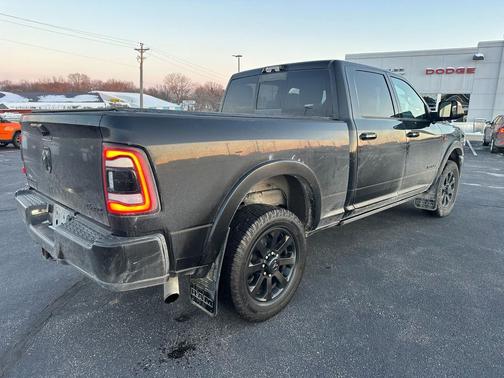 2022 RAM 2500 Laramie Crew Cab 4x4 6'4' Box