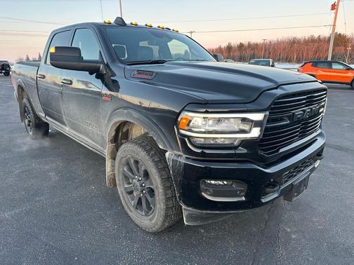 2022 RAM 2500 Laramie Crew Cab 4x4 6'4' Box