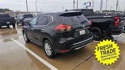 2017 Nissan Rogue SV