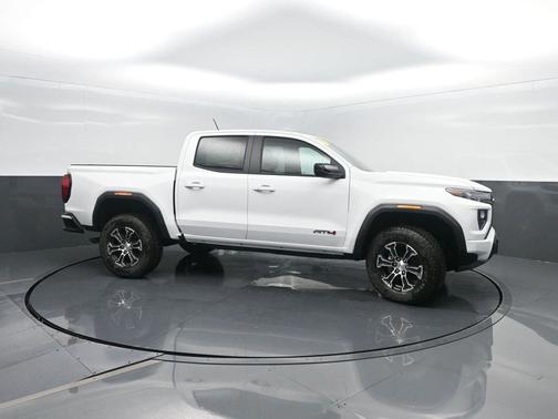 2025 GMC Canyon AT4
