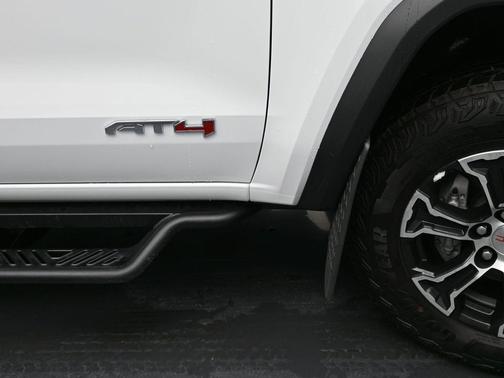 2025 GMC Canyon AT4