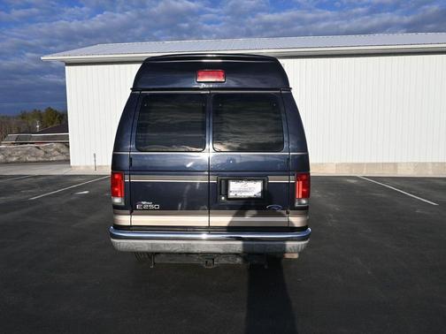 1999 Ford E250 Base