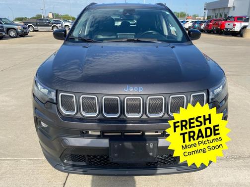 Granite Crystal Metallic Clearcoat 2022 Jeep Compass Latitude