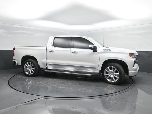 Iridescent Pearl Tricoat 2023 Chevrolet Silverado 1500 High Country