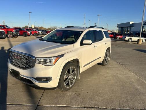 2017 GMC Acadia Denali
