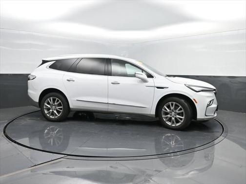 2022 Buick Enclave AWD Essence