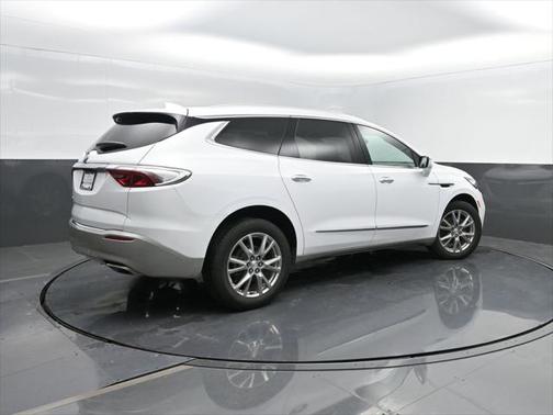 2022 Buick Enclave AWD Essence