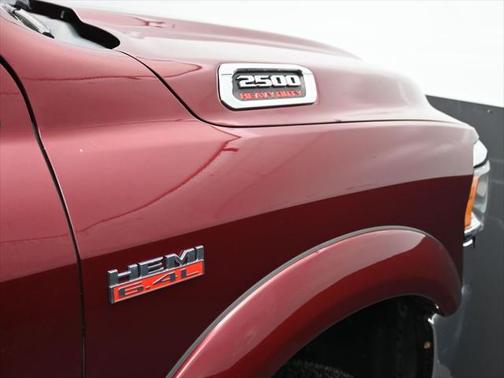 2022 RAM 2500 Tradesman Crew Cab 4x4 6'4' Box