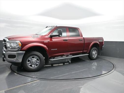 2022 RAM 2500 Tradesman Crew Cab 4x4 6'4' Box