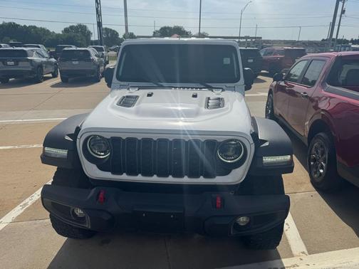 Bright White 2024 Jeep Wrangler Rubicon