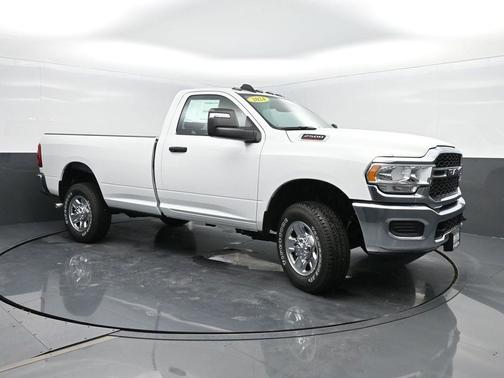 2024 RAM 2500 Tradesman Regular Cab 4x4 8' Box