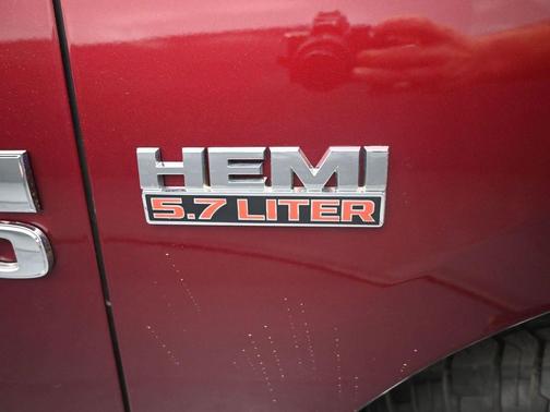 Delmonico Red Pearlcoat 2018 RAM 1500 Big Horn