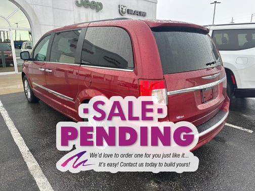 2016 Chrysler Town & Country Touring-L