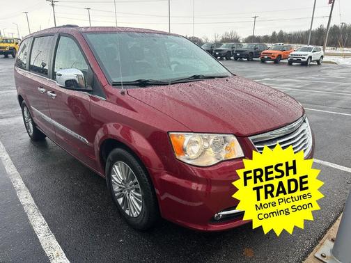 2016 Chrysler Town & Country Touring-L