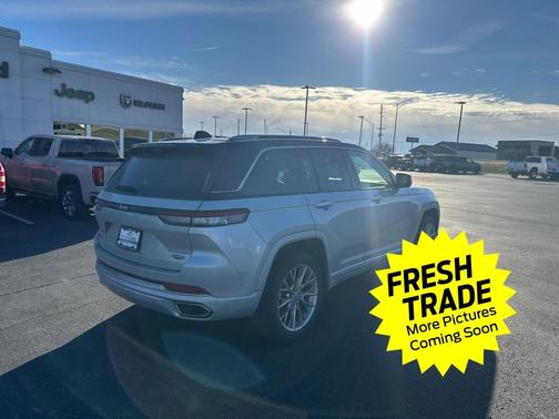 2023 Jeep Grand Cherokee Summit