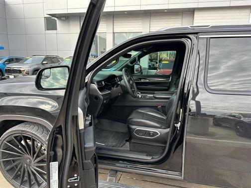 2022 Jeep Wagoneer Series III 4x4