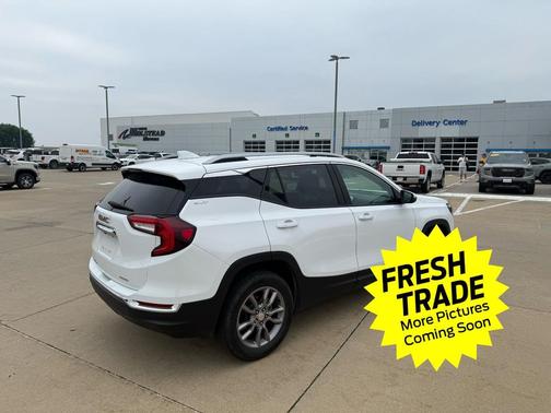 Summit White 2024 GMC Terrain SLT