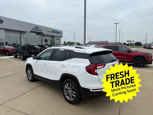 Summit White 2024 GMC Terrain SLT