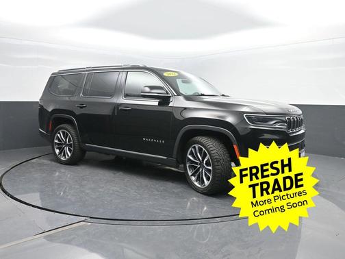 Diamond Black Crystal Pearl 2022 Jeep Wagoneer Series III