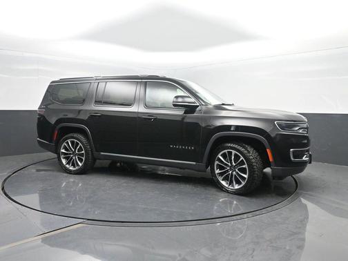 Diamond Black Crystal Pearl 2022 Jeep Wagoneer Series III
