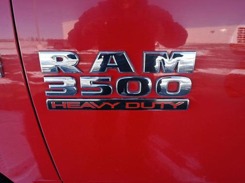 2018 RAM 3500 Tradesman Crew Cab 4x4 8' Box