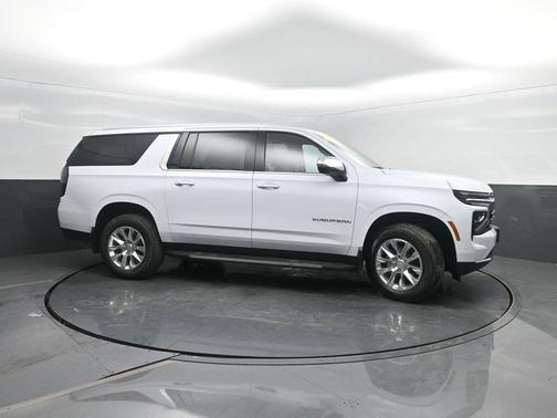 Polar White Tricoat 2026 Chevrolet Suburban Premier