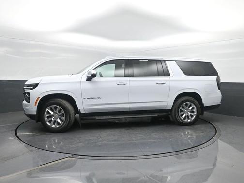 Polar White Tricoat 2026 Chevrolet Suburban Premier