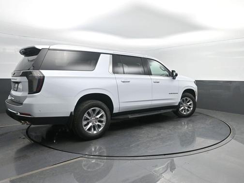 Polar White Tricoat 2026 Chevrolet Suburban Premier