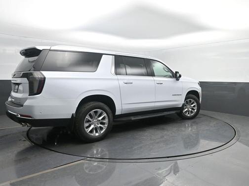 Polar White Tricoat 2026 Chevrolet Suburban Premier