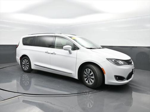 2020 Chrysler Pacifica Touring-L Plus