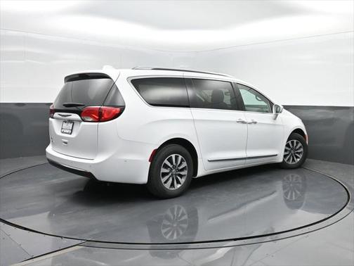 2020 Chrysler Pacifica Touring-L Plus