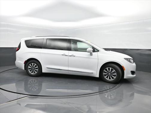 2020 Chrysler Pacifica Touring-L Plus