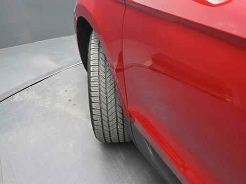 Rapid Red Metallic Tinted Clearcoat 2022 Ford Edge SEL