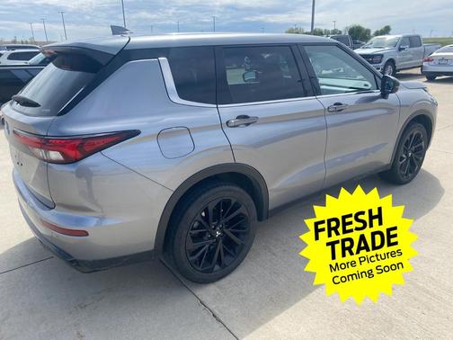 Mercury Gray Metallic 2022 Mitsubishi Outlander Black Edition S-AWC